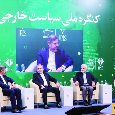 إیران تُصرّ على حقها فی تخصیب الیورانیوم حتى على حساب خطر الحرب: وزیر الخارجیه