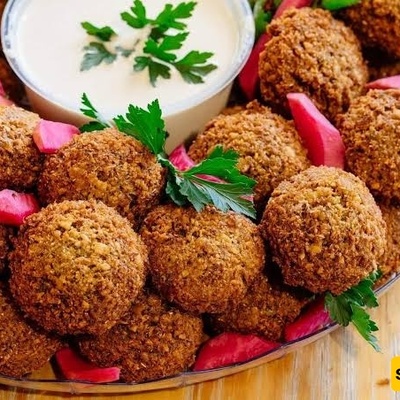 کیفیه تحضیر فلافل مقرمشه ولذیذه بمزیج توابل فرید
