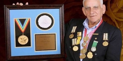 الاتحاد العالمی للمصارعه یعزی بوفاه "إمام علی حبیبی"