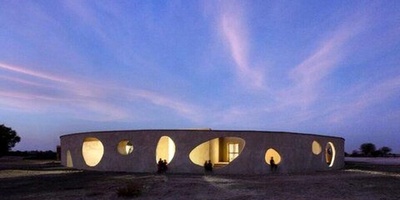 أجمل هندسه معماریه مدرسیه فی العالم فی تشابهار، مصممه لمقاومه الزلازل + صور
