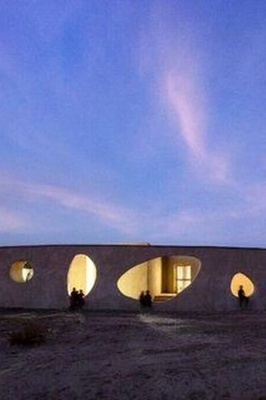 أجمل هندسه معماریه مدرسیه فی العالم فی تشابهار، مصممه لمقاومه الزلازل + صور