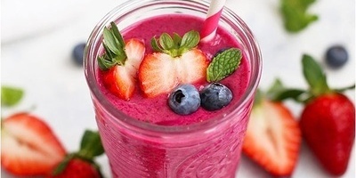 عزّز طاقتک وقوه عضلاتک بهذا العصیر البروتینی: نصیحه صحیه لعشاق اللیاقه