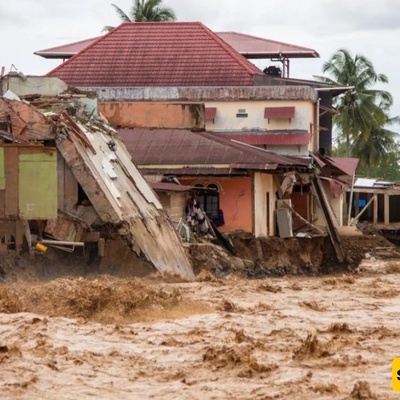 رئیس إیران یقدّم التعازی عقب الفیضانات الممیته فی إندونیسیا