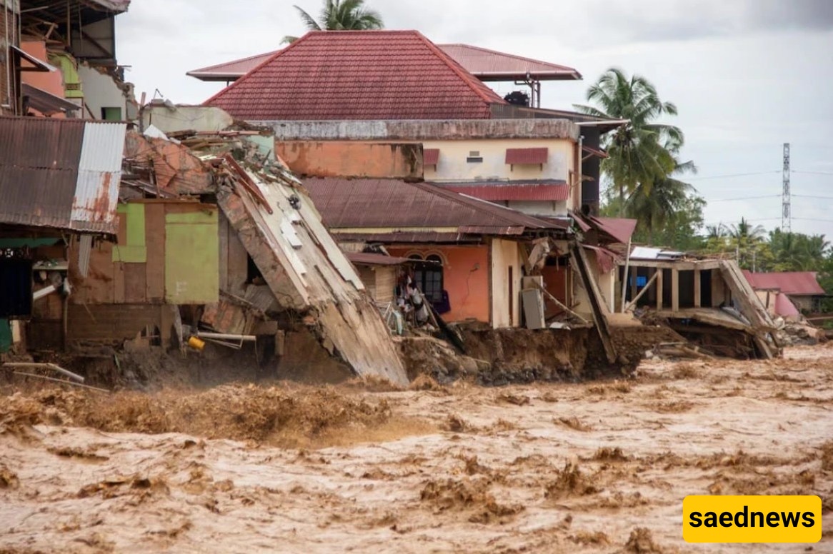 رئیس إیران یقدّم التعازی عقب الفیضانات الممیته فی إندونیسیا