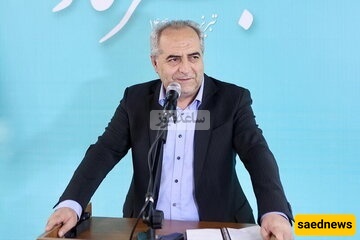 انتقادات حاده لمحافظ أذربیجان الشرقیه لتحدثه بالترکیه فی اجتماع رسمی: "سیدی، تحدث بالفارسیه…"