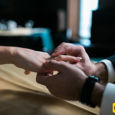 قبل أن تقولی نعم لخاطبک، تعرّفی على هذه الحقیقه عن حیاته