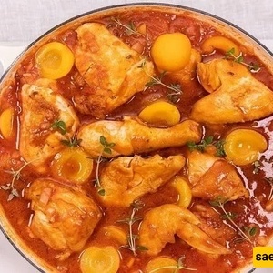 طریقه عمل یخنه المشمش المجفف مع الدجاج – طبق حلو وأنیق یستحق التجربه