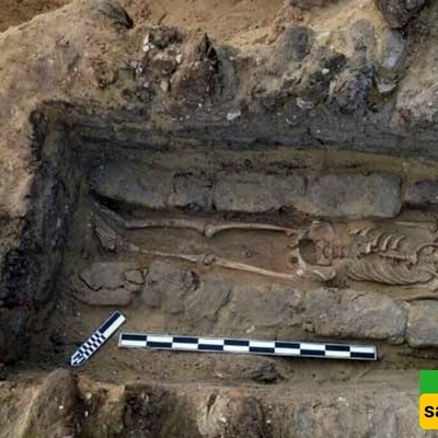 صور رائعه ومذهله / أسرار مخفیه تحت الأرض: اکتشاف قبر مصری یعود إلى 5000 عام ملیء بالأقنعه الغامضه