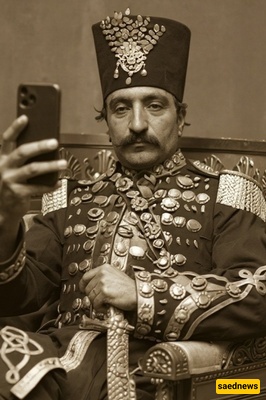 کشف الستار عن أول صوره “سیلفی” فی تاریخ إیران (وربما فی العالم)، مسربه من ألبوم ناصر الدین شاه قاجار؛ أجواء الملک لا تُصدق…