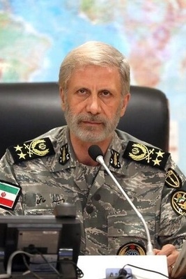 قائد الجیش یهنئ بتعیین أمین عام المجلس الأعلى للأمن القومی