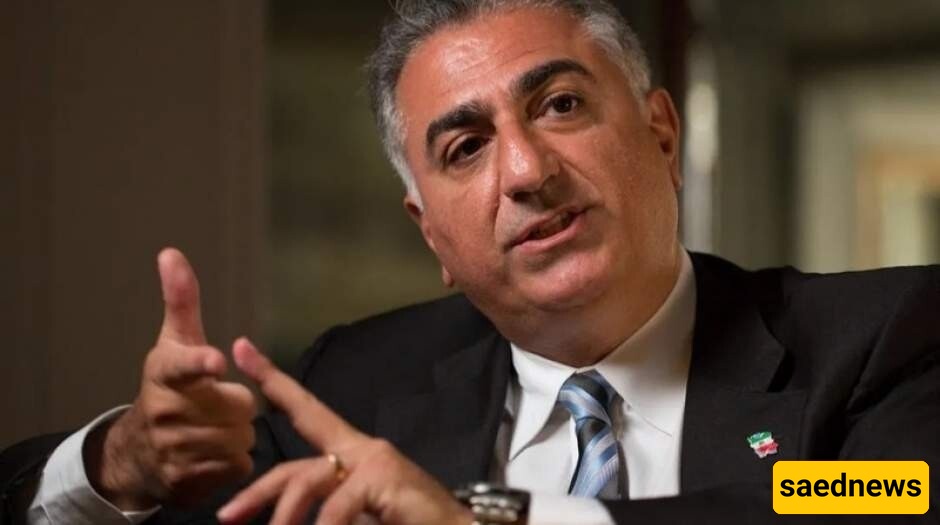 الصف الإجباری لأطفال إیران لتحیه ولی العهد البهلوِی البالغ عامین / أسلوب رضا بهلوی فی “الدیمقراطیه” + صوره