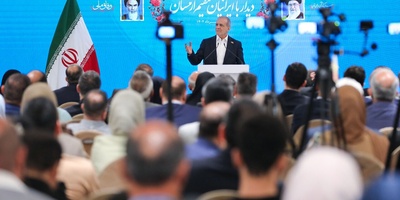 الرئیس بزشکیان : التفاعل والتعامل مع الدول الأخرى هو المفتاح الرئیسی للنمو والتقدم