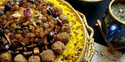 وصفه بسیطه لأرز العدس مع کرات اللحم – اکتشف الألوان الغنیه والنکهات الممیزه للمطبخ الإیرانی! + فیدیو