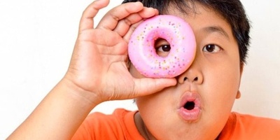الحقیقه المره عن السکر: کیف یضر الإفراط فی تناوله الأطفال