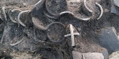 کنز 'سوار الزجاج' یظهر من الأرض بعد 800 عام