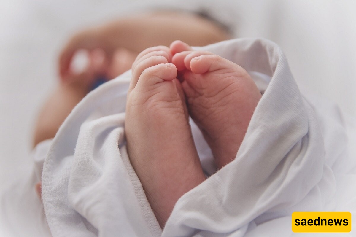 الفتاه الصغیره التی قضت عامًا فی رعایه جنین غریب داخل جمجمتها + صور