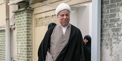 فی داخل منزل هاشمی رفسنجانی الهادئ: قاعات تغمرها الشمس، مزهریات أثریه، وفن الفضه الیدوی من أصفهان + صور