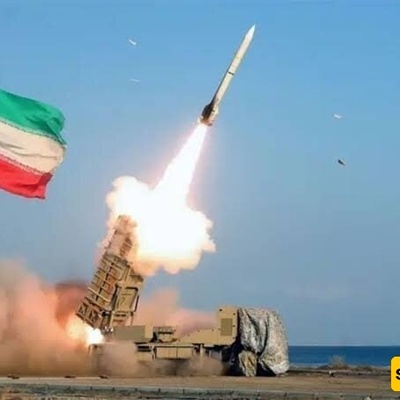 صاروخ تابع للحرس الثوری الإیرانی یستهدف حامله طائرات ومدمّره أمریکیتین