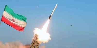 صاروخ تابع للحرس الثوری الإیرانی یستهدف حامله طائرات ومدمّره أمریکیتین