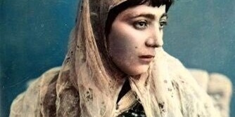 أجمل وأکثر نساء حریم ناصر الدین شاه غموضًا التی أصبحت ملهمه مصور البلاط + صور