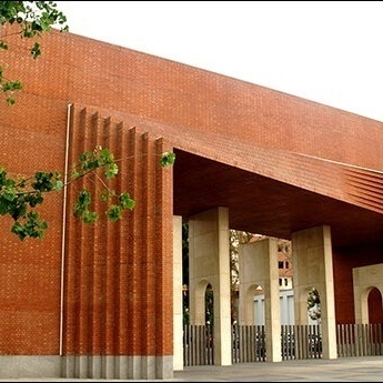 خط أحمر جدید فی الجامعات؛ ردّ قوی من وزاره العلوم على الجدل فی «شریف»