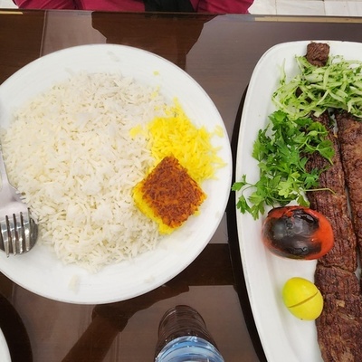 رحله إلى قلب النکهات الأصیله: دلیل شامل لأشهر مطاعم آراک، من الکباب التقلیدی إلى المأکولات العالمیه