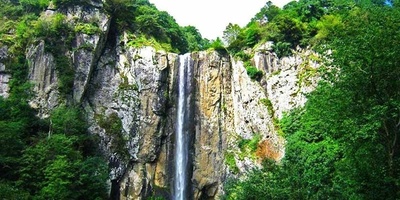 أین یقع شلال لاتون وکم تحتاج من المشی؟ | دلیل وأبرز المعالم