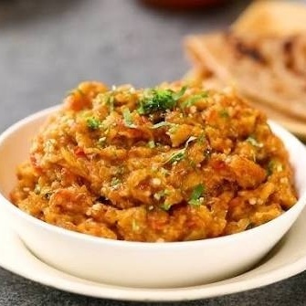 هریس الباذنجان الهندی (باینغان بهارتا): طبق نباتی تقلیدی شهی وغنی بالنکهات
