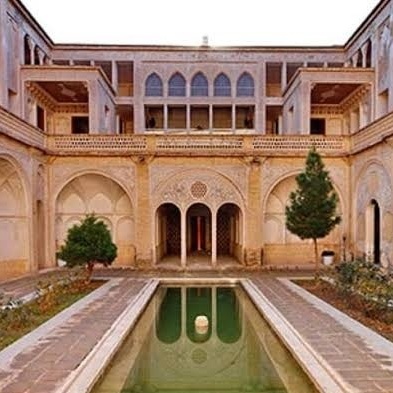 استکشاف کاشان وبیت عباسی التاریخی: رحله إلى عبق العماره الفارسیه العریقه