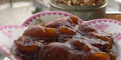 قیسوی تبریزی: متعه عطریه ولذیذه لصباح الجمعه عند الجده