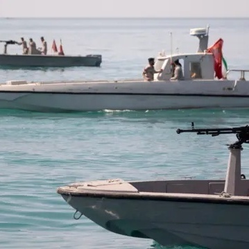 مقر خاتم: عدٌّ تنازلی لردٍّ ساحق؛ الولایات المتحده ستدفع قریبًا ثمنًا باهظًا للقرصنه