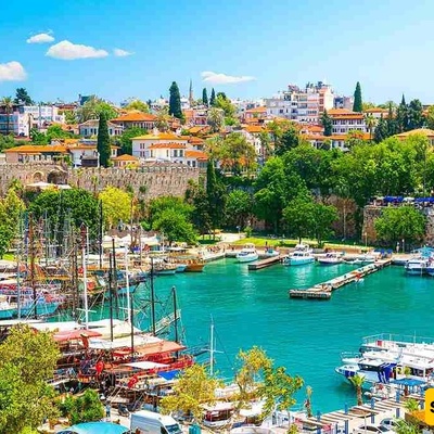 لماذا تُعدّ أنطالیا خیارًا رائعًا للسیاحه؟
