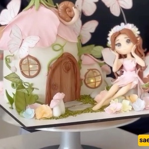 شیف حلویات فرید ومبدع یصنع کعکات خیالیه وکأنها خرجت من عالم دیزنی 😍 | تحفه حلوه فی شکل هدیه لا تُنسى + فیدیو