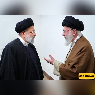 صوره نادره: وقفه احترام کامله من الرئیس الإیرانی الراحل السید إبراهیم رئیسی لنجل القائد الأعلى السید مجتبى خامنئی + صوره