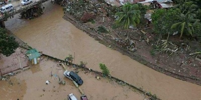 السباق لتقدیم المساعدات مع اقتراب حصیله ضحایا فیضانات آسیا من 1,200 قتیل