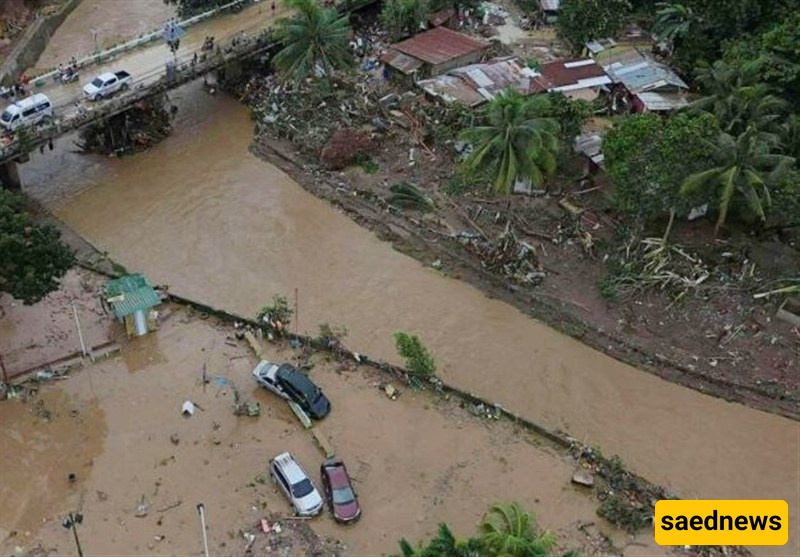 السباق لتقدیم المساعدات مع اقتراب حصیله ضحایا فیضانات آسیا من 1,200 قتیل