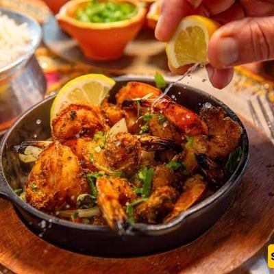 طریقه تحضیر دجاج حار منزلی مقرمش بتغطیه رقائق البطاطس