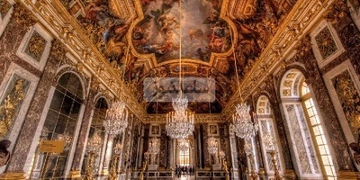 نظره ساحره على قصر فرسای: حیث الفخامه والأناقه تصنع قلب فرنسا 😍 حقًا أحد أفخم المعالم فی العالم!