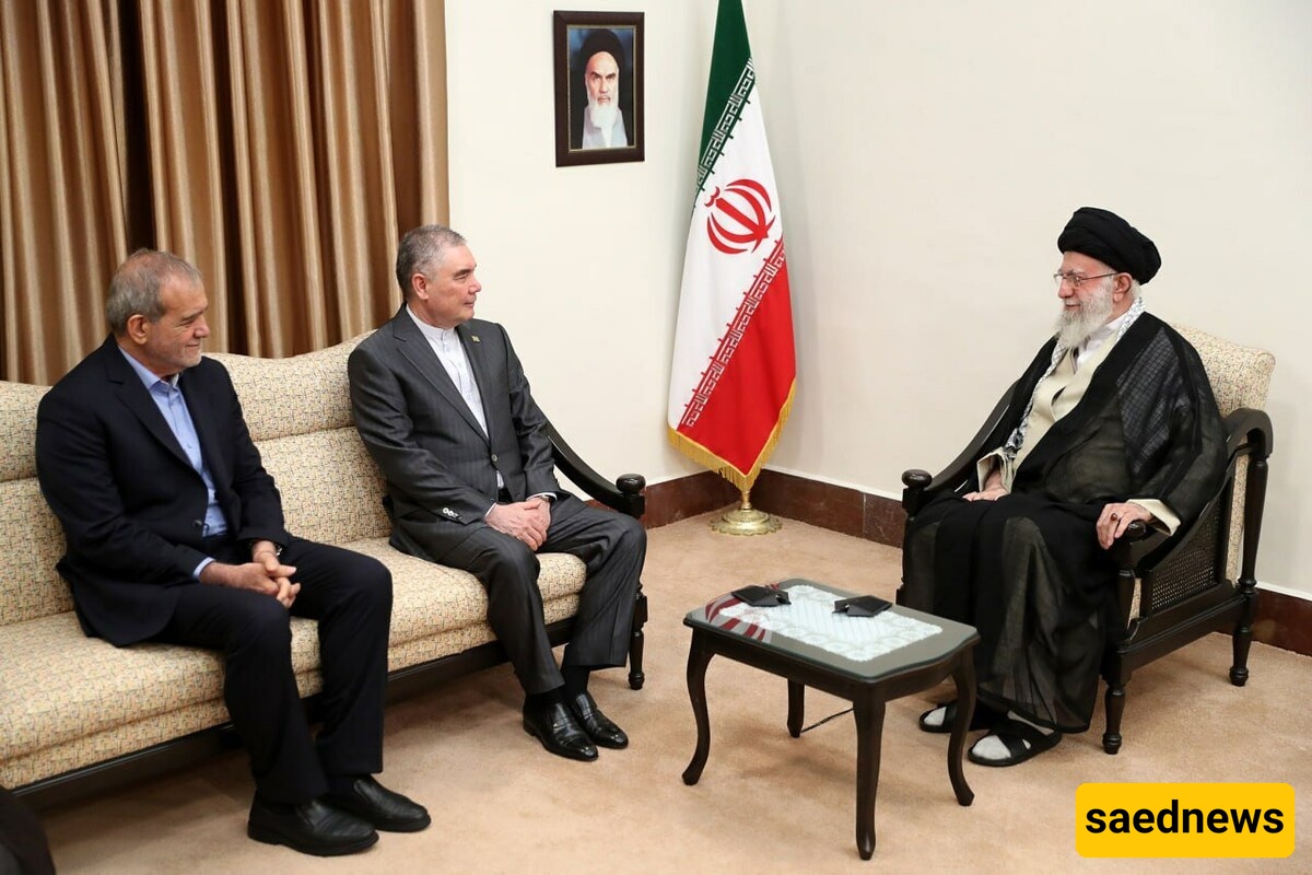 بزشکیان مع الخامنئی