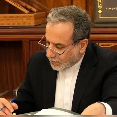 طهران: الاستعداد للحرب مفتاح منع النزاع، یوضح عراقجی