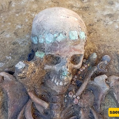 مقبره قدیمه ومجوهراتها تُکشف أثناء بناء مصنع للسیارات