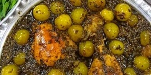 کیفیه إعداد یخنه الدجاج والبرقوق على الطریقه الشمالیه: المکونات وطریقه التحضیر