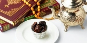 السبب الرئیسی لتحریم الصیام فی عید الفطر: شرحٌ قائم على الأحادیث النبویه