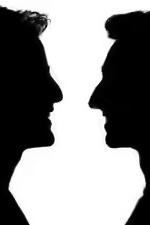 أشخاص عثروا على أشباههم فی أماکن غیر متوقعه