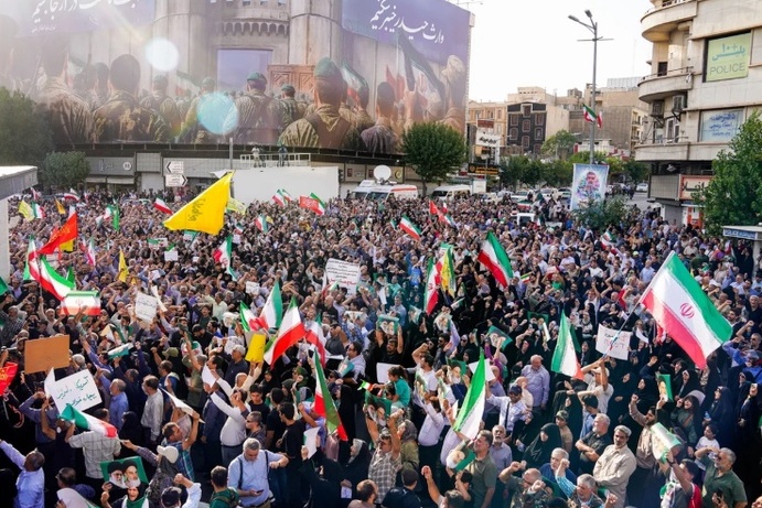 کیف هزم شعب إیران کل الأعداء رغم الصعوبات الاقتصادیه