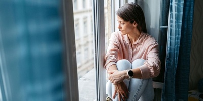 کیف تتخلص من الأفکار السلبیه وتُبقی ذهنک إیجابیًا