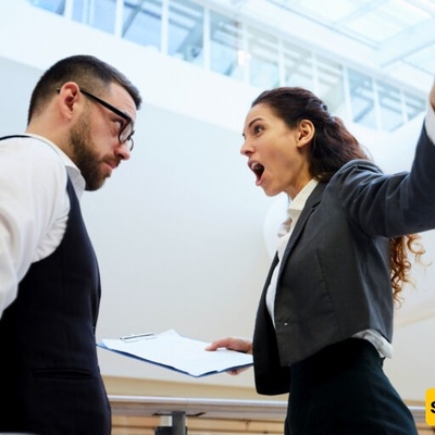 کیف نتعامل مع زمیل عمل غاضب؟