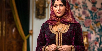 نظره عمیقه على لوحه ناصر الدین شاه الرومانسیه لجیران خاتون: بورتریه للحب الحقیقی الخالد فی التاریخ ❤️