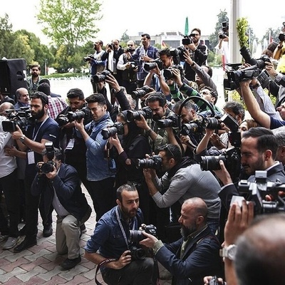 خلال حرب السردیات، إزاله القیود على الإنترنت أمام الصحفیین