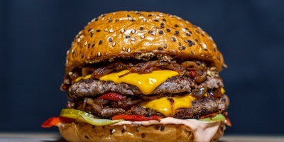 کیفیه صنع برغر عصیر ولذیذ بأسلوب المطاعم